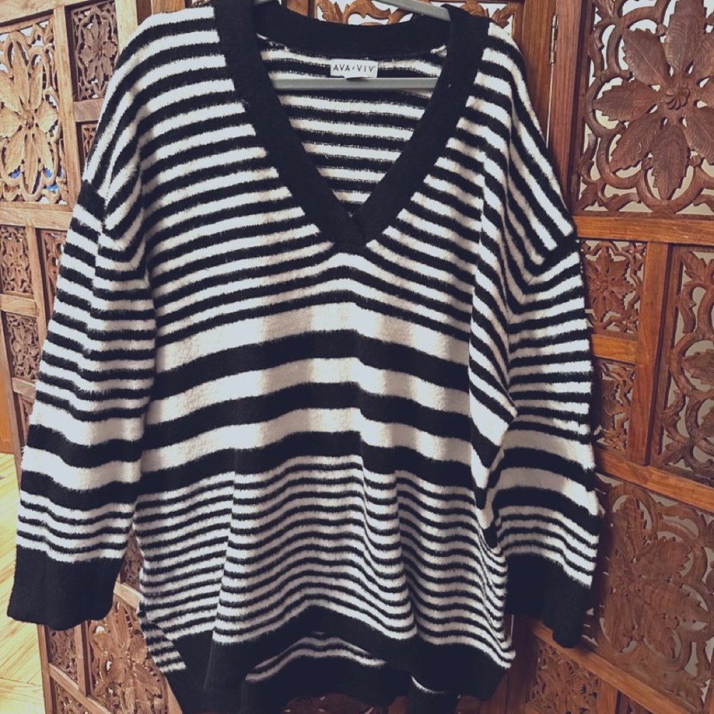 Fuzzy V-Neck Tunic Pullover Sweater